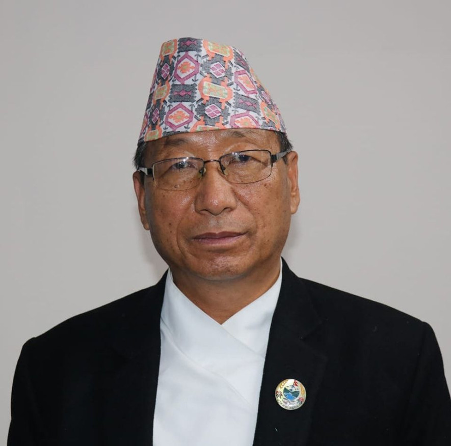 मुलुकको अर्थतन्त्र सुधारका लागि बिधुतको अधिकतम प्रयोग गराैँ - मन्त्री मेन्याङ्बो