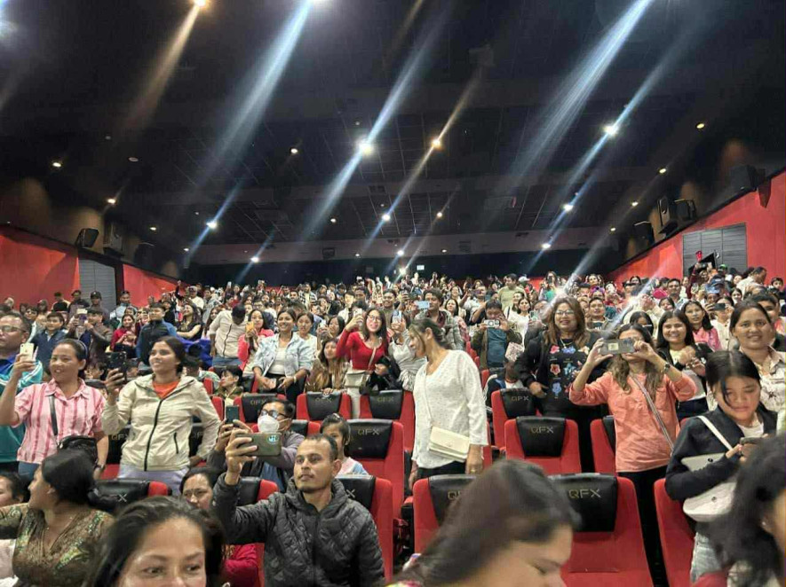 ‘वरिष्ठ बलराम’ले कमायो दर्शकको मन, दोस्रो दिन पनि हाउसफूल शोसँग राम्रो अकुपेन्सी