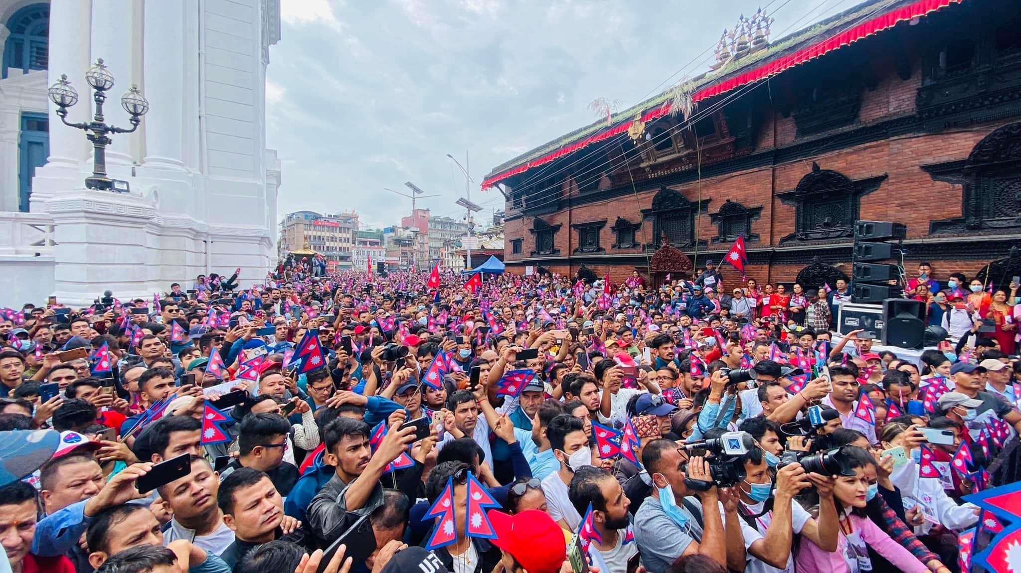 संविधान दिवसको पूर्वसन्ध्यामा पदयात्रा (फाेटाे फिचर)